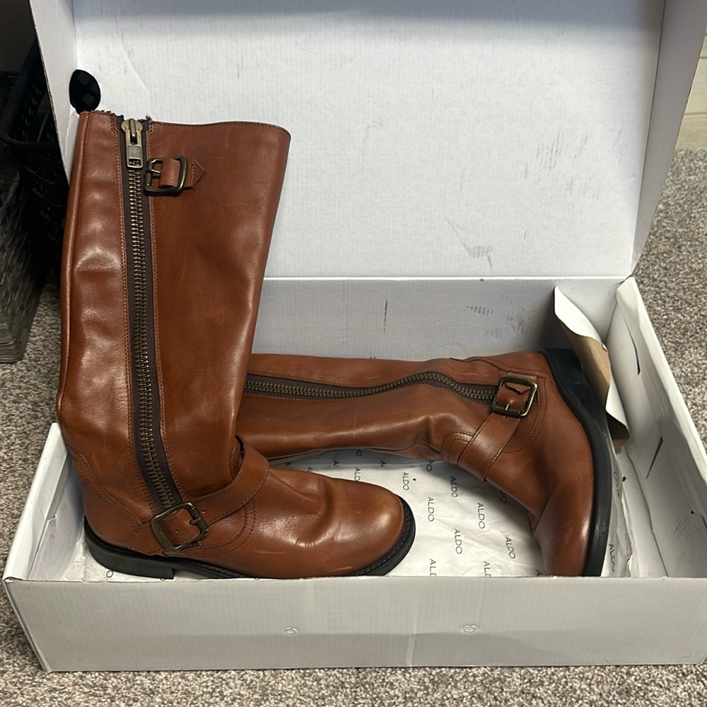 Knee high Faroness boots